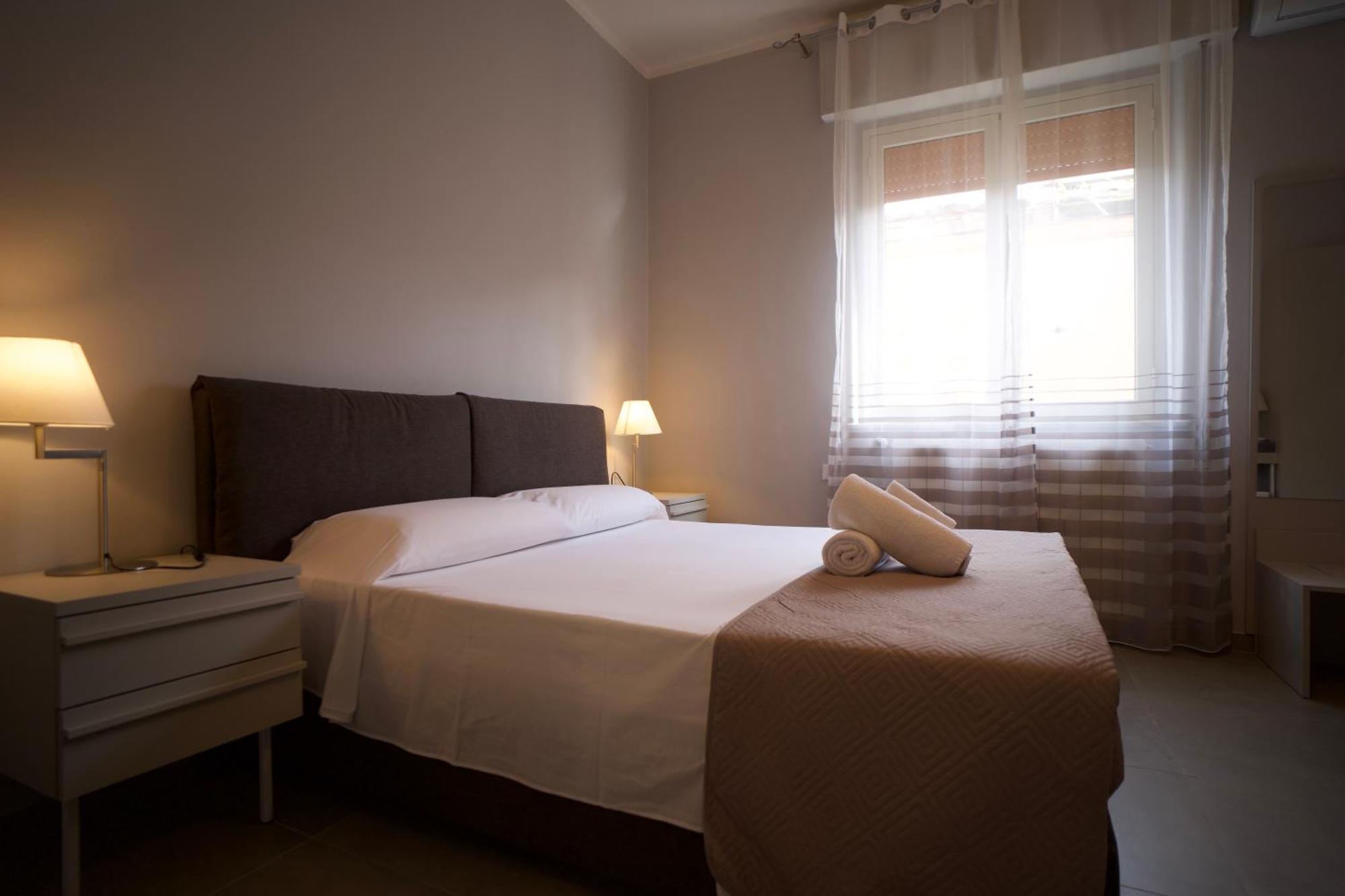 Donna Franca Rooms And Suite — Foto 3